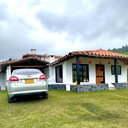La Colina Magik Villa Guarne Exterior photo