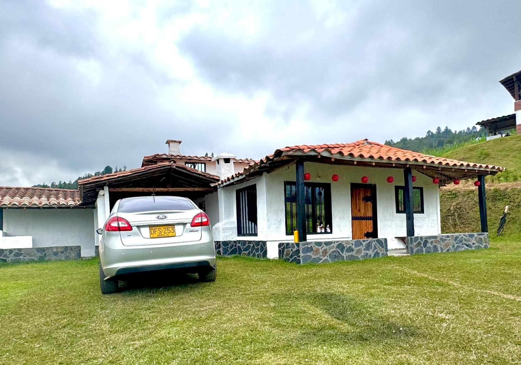 La Colina Magik Villa Guarne Exterior photo